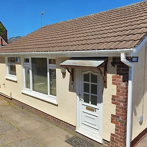 Captivating 2 Bedroom Bungalow In Mumbles Holiday home Swansea