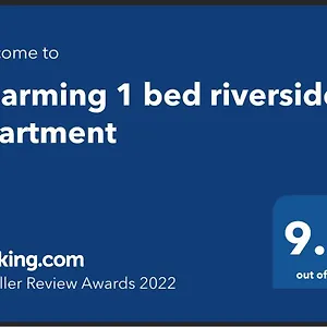 Charming 1 Bed Riverside Apartment Chester